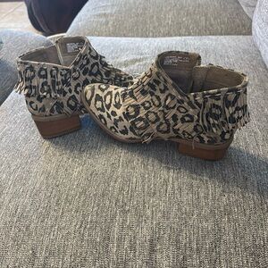 Leopard naughty monkey boots size 7